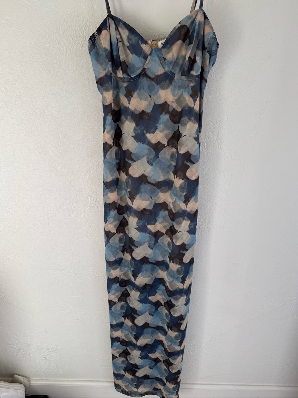 Boutique Blue Abstract Form fitting free flow dress